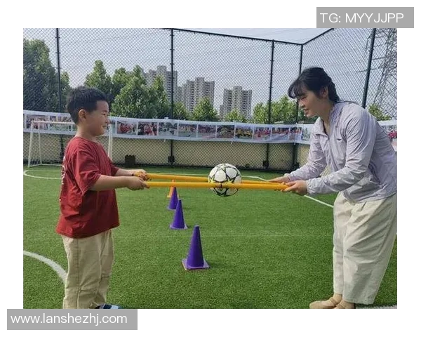 踢足球比赛直播游戏的名称及其玩法介绍与推荐