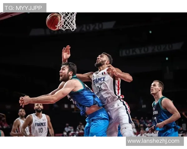 日本与美国篮球赛实时比分更新及精彩瞬间回顾 日本与美国篮球赛实时比分更新及精彩瞬间回顾